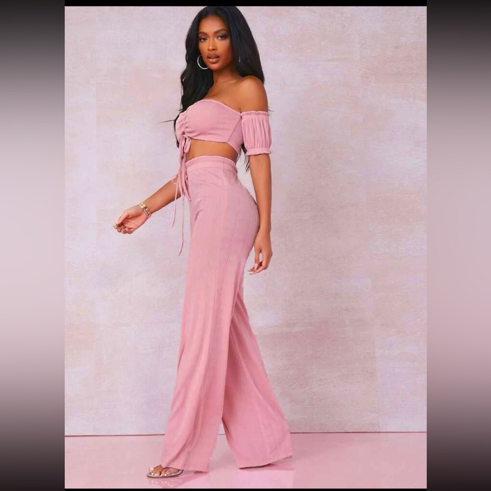 Off Shoulder Drawstring Ruched Front Crop
Top & Paperbag Waist Pants Set